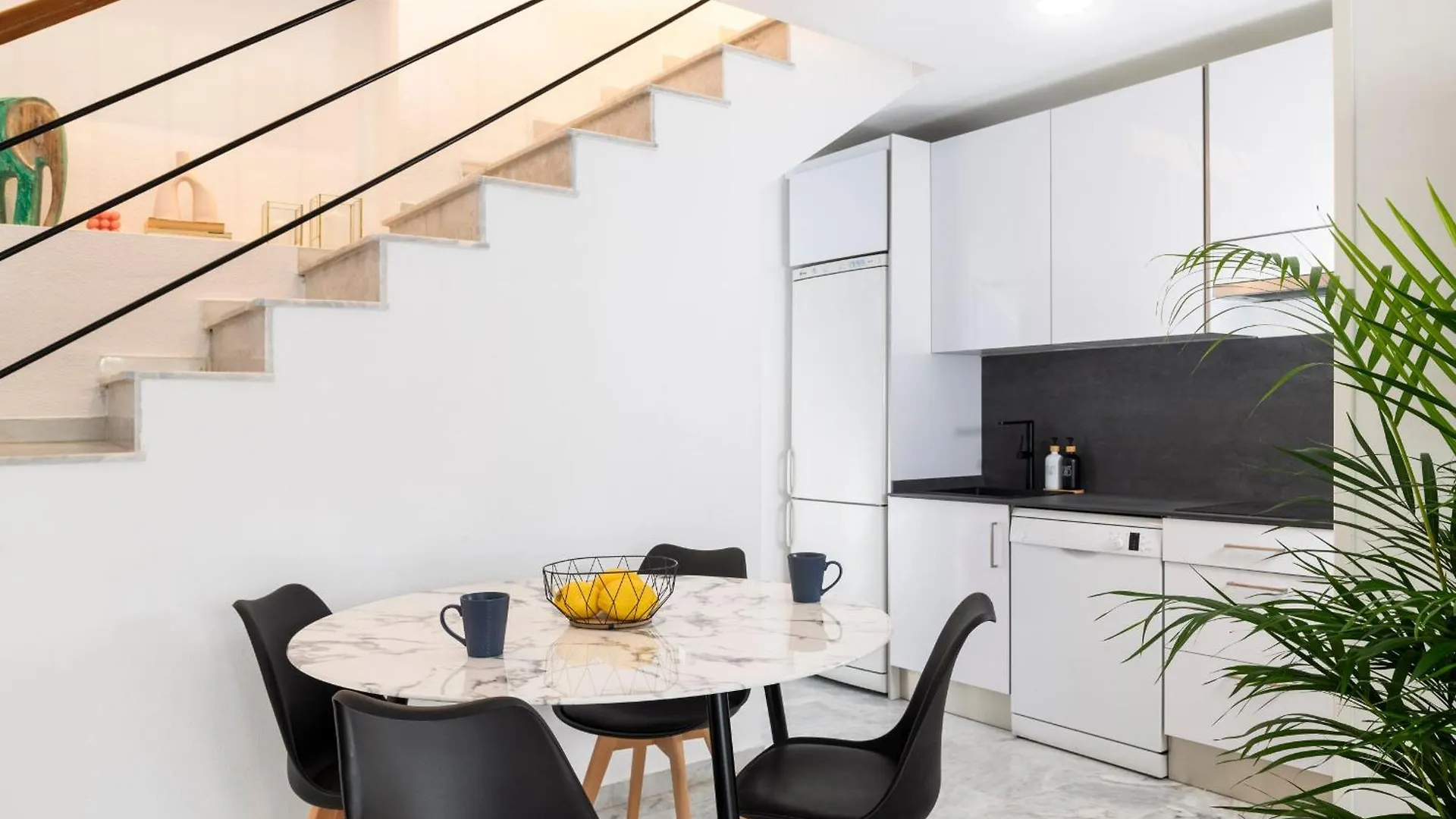 Monkeys Apartments Muro De Los Navarros Deluxe إشبيلية